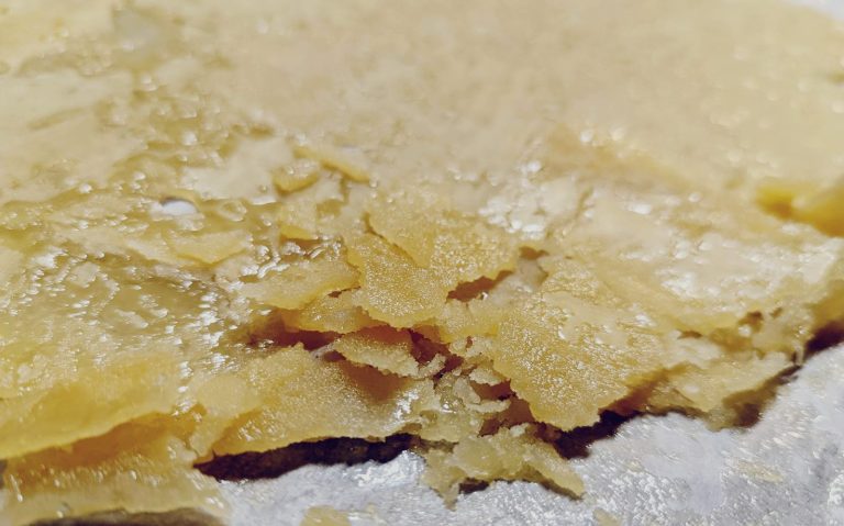 Random – Waxed Crumble Live Shatter (Top Shelf)